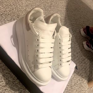 Alexander McQueen Oversized Sneakers W7